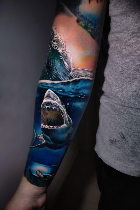 Положительная и отрицательная трактовка татуировки с акулой