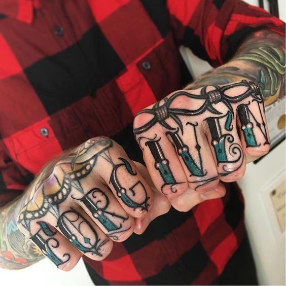 Татуировки на пальцах рук (78 фото)
