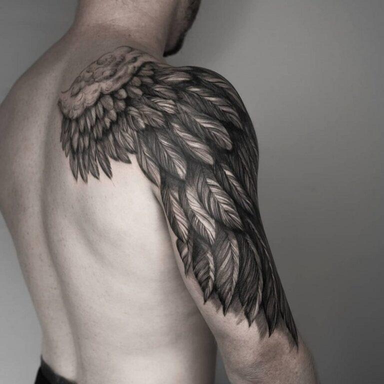 Фото парной татуировки для влюбленных. Сердце с крыльями.