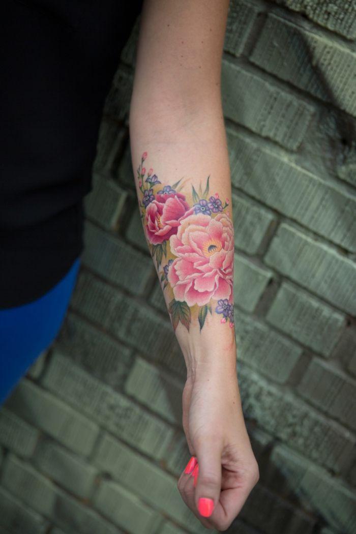 Татуировки женские на запястье
